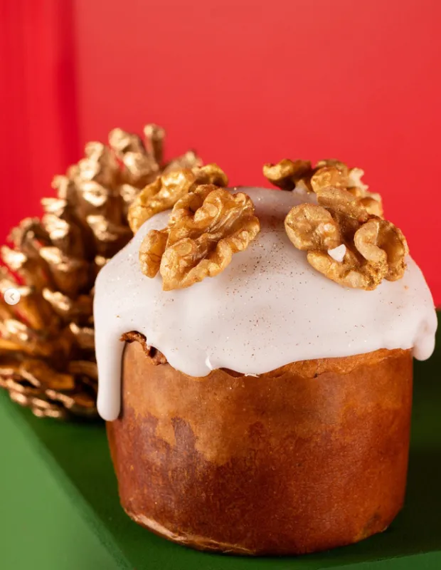 Mini panetone com glacê e nozes da Casa Petri